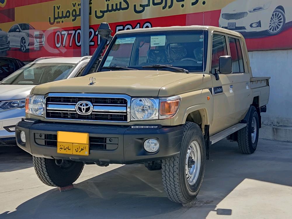 تويوتا لاند كروزر 70 بيك اب